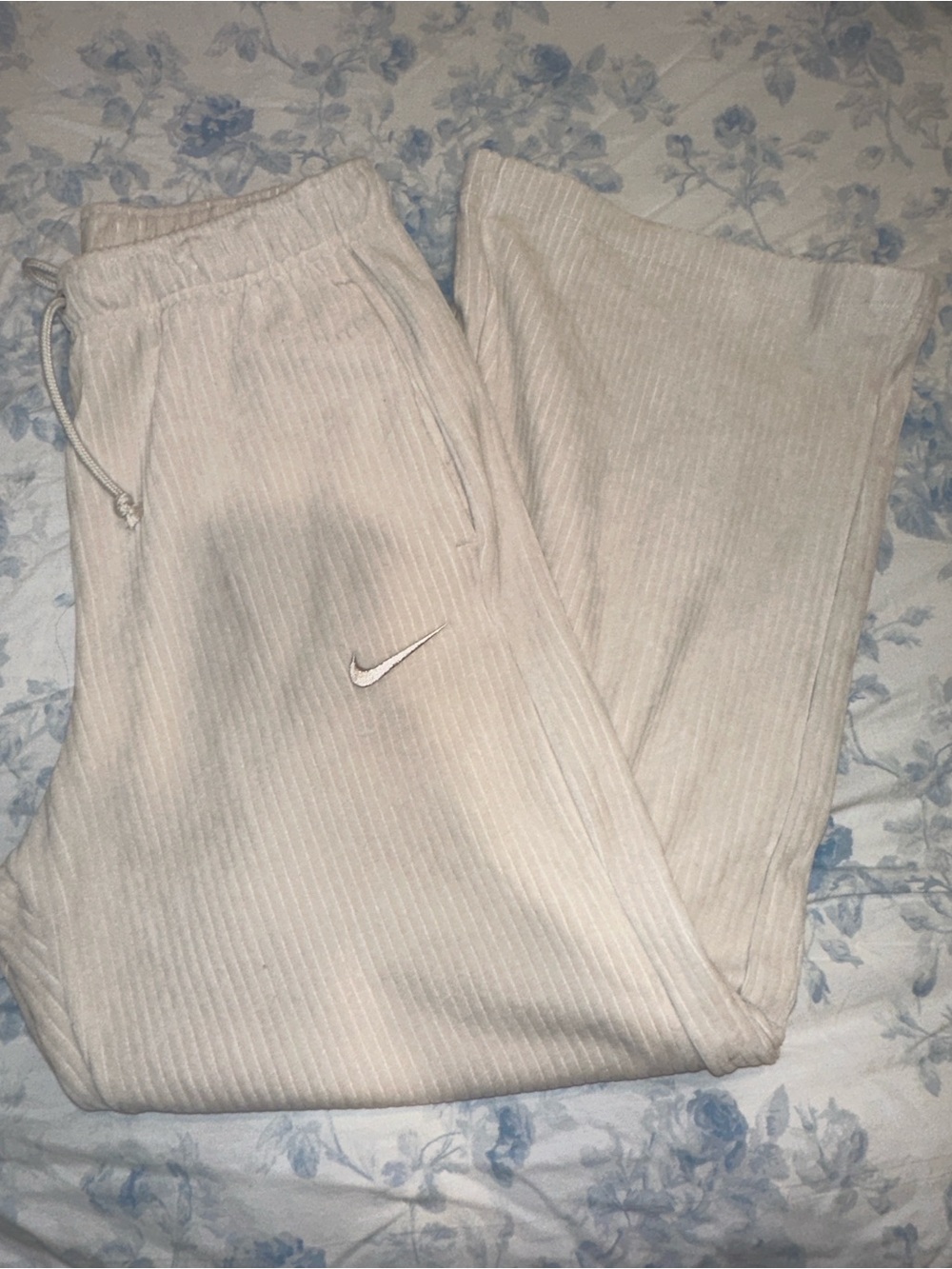 Nike Cream Ribbed Wide leg Sweatpants